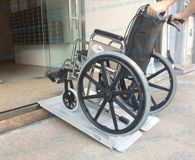 摺叠式轮椅斜板